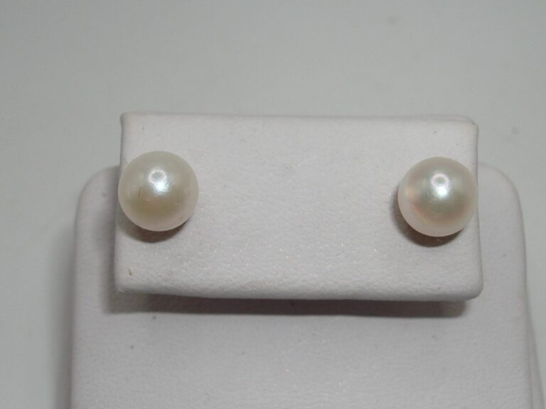 14K Gold Freshwater Pearl Stud Earrings