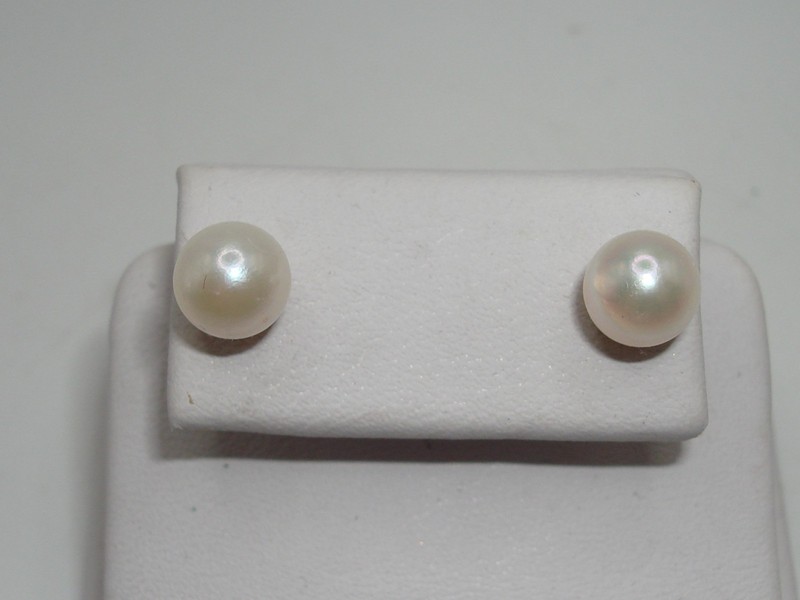14K Gold Freshwater Pearl Stud Earrings