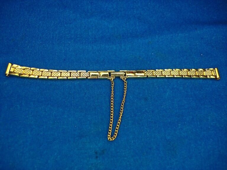 Vintage gold-tone ladies watch band, 8mm lugs