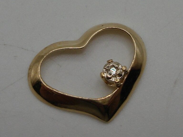 14K Gold Diamond Heart Charm Pendant