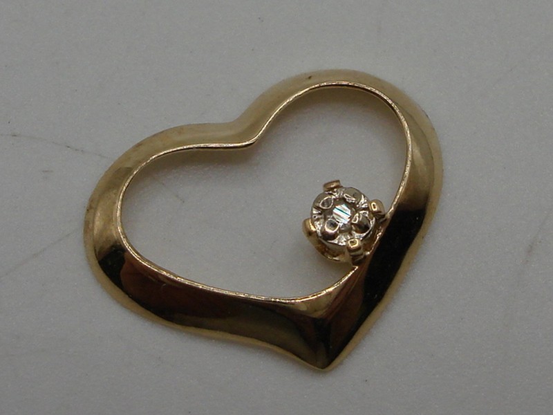 14K Gold Diamond Heart Charm Pendant