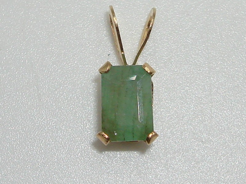 14K gold emerald pendant, petite and elegant