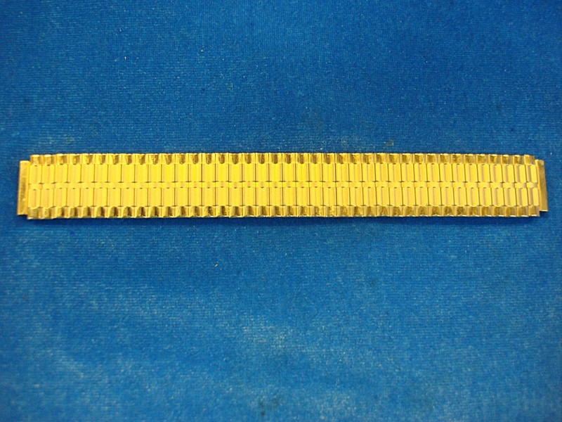 Vintage Speidel gold tone stretch watch band with fancy design