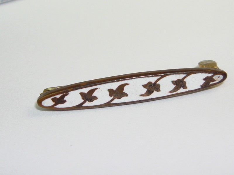 Antique Victorian Enamel Oak Leaf Bar Pin