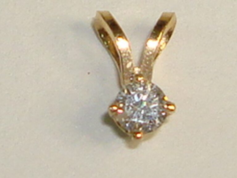7 Point Diamond Pendant in 14K Solid Gold