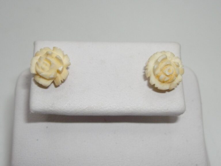 Vintage 14K Gold Carved Rose Stud Earrings
