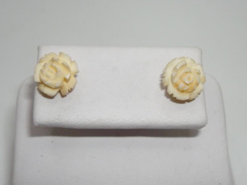Vintage 14K Gold Carved Rose Stud Earrings