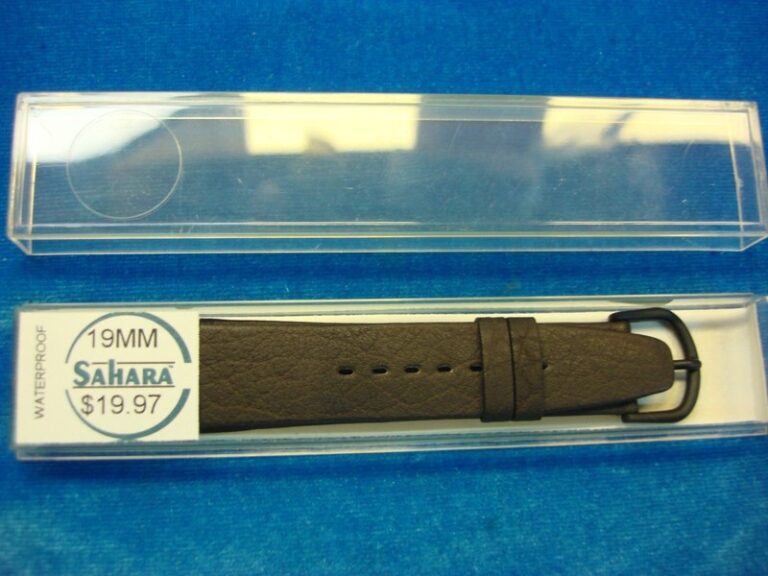Vintage Sahara 19mm brown leather watch strap, Swiss made, new in box