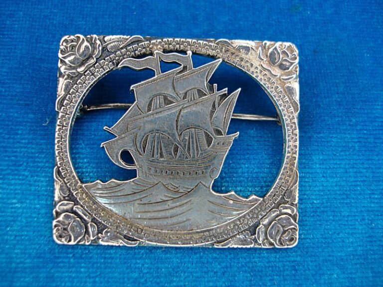 Vintage sterling silver Art Deco brooch featuring a tall ship design