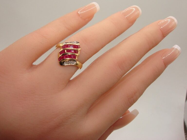 Vintage 14K Gold Ruby & Diamond Ring (Size 6)