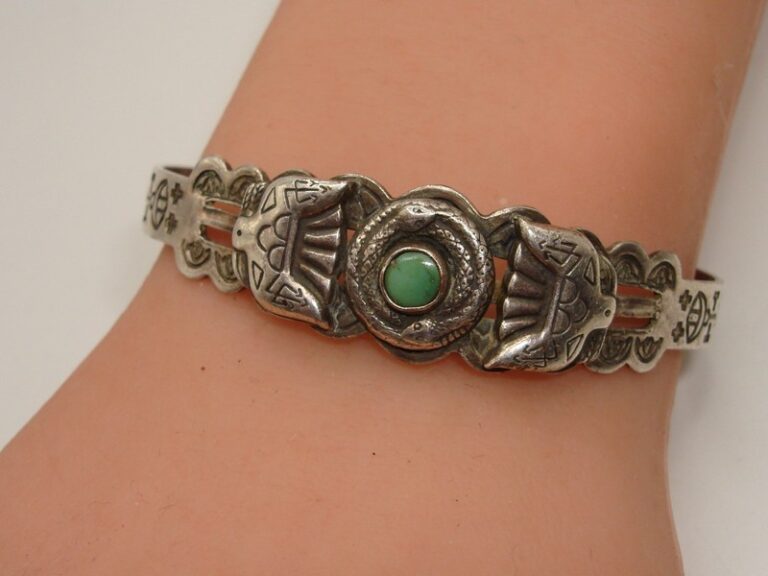 Vintage Fred Harvey sterling silver Thunderbird and turquoise cuff bracelet