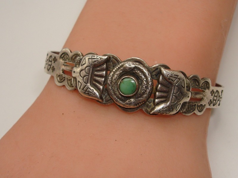 Vintage Fred Harvey sterling silver Thunderbird and turquoise cuff bracelet