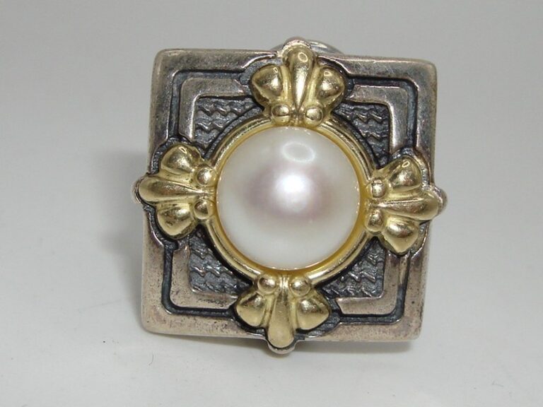 Vintage Ann King sterling silver and 18k gold pearl Omega earring