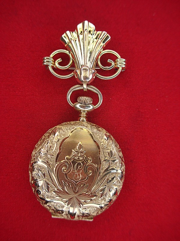 Antique Waltham ladies' pocket watch in 14K gold hunt case, c.1903