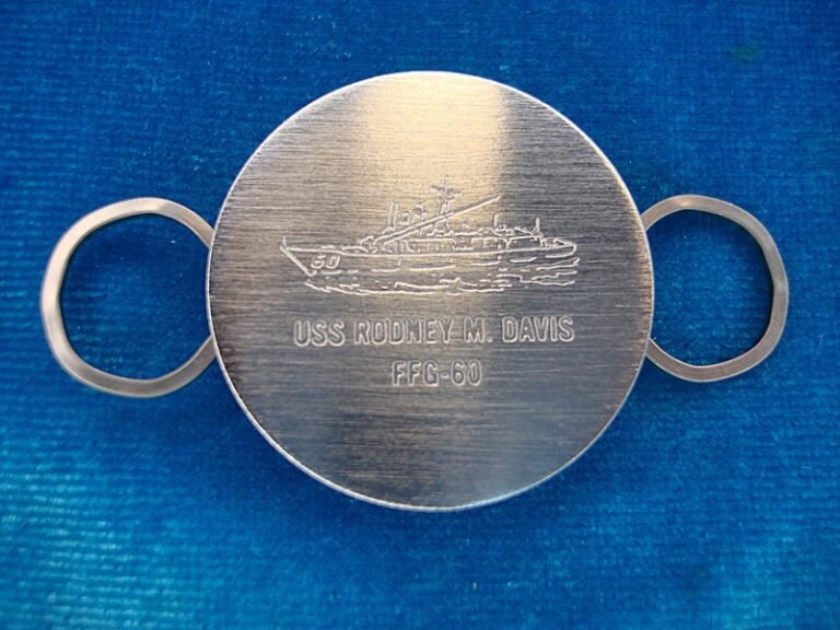 Vintage Zippo U.S.S. Rodney M. Davis (FFG-60) key chain