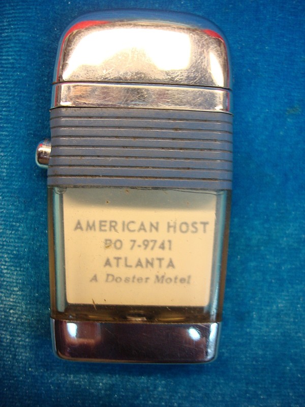 Vintage Scripto Vu-Lighter in chrome and blue