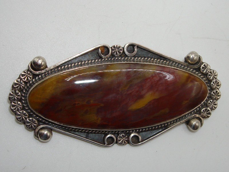 Vintage 1950s Native American sterling silver brooch pin with petrified wood agate.