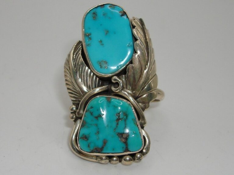 Vintage Navajo sterling silver and turquoise ring, size 8