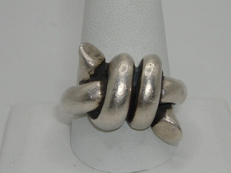 Vintage artisan-signed sterling silver lover's knot ring, size 12