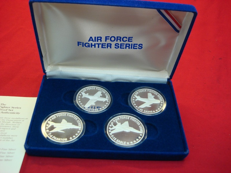 4-piece Air Force Fighter Series gold proof rounds in display case