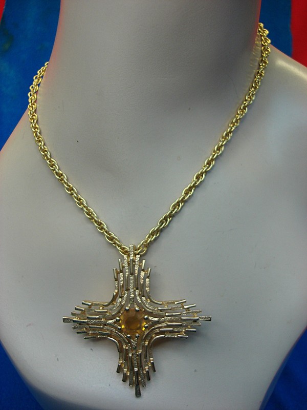 Vintage Sarah Coventry gold-tone necklace with faux yellow topaz pendant