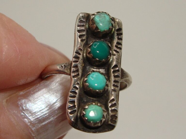 Vintage Navajo sterling silver turquoise ring with hand-tooled stoplight design, size 4 1/2