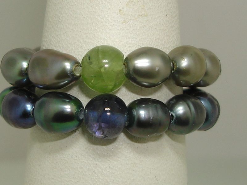 Pair of green and purple freshwater pearl stretch rings