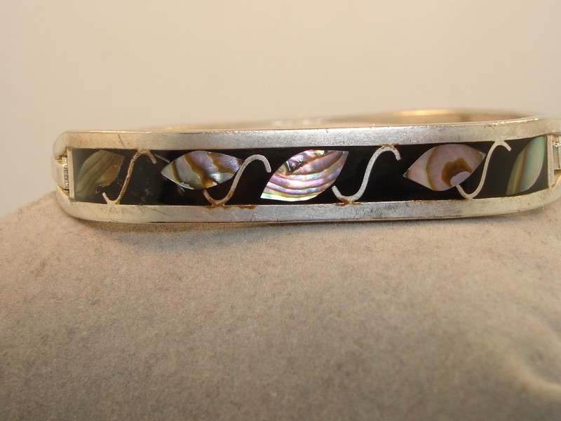 Vintage Mexican sterling silver bangle bracelet with abalone inlay and black enamel