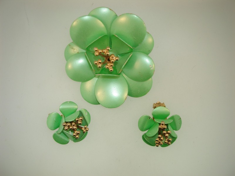 Vintage 1950s Enamel Flower Pin and Earrings Set