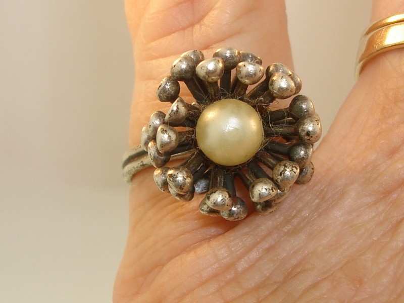Vintage Beau Sterling Silver Faux Pearl Flower Ring, size 6
