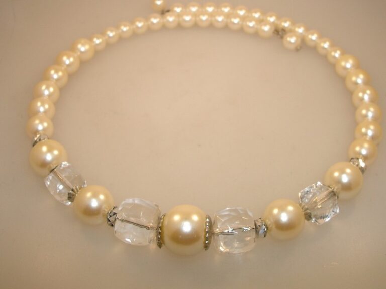 Vintage wired faux pearl and crystal choker necklace