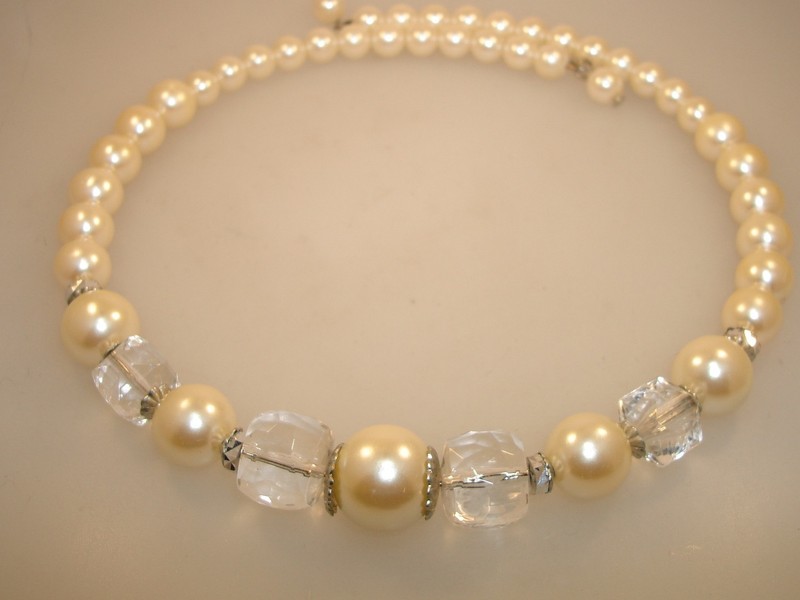 Vintage wired faux pearl and crystal choker necklace