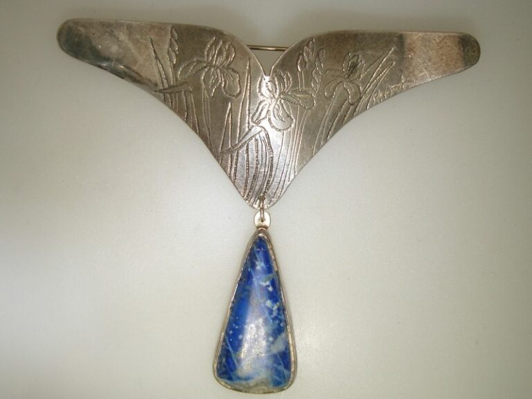 Vintage sterling silver whale tail pendant pin with lapis lazuli