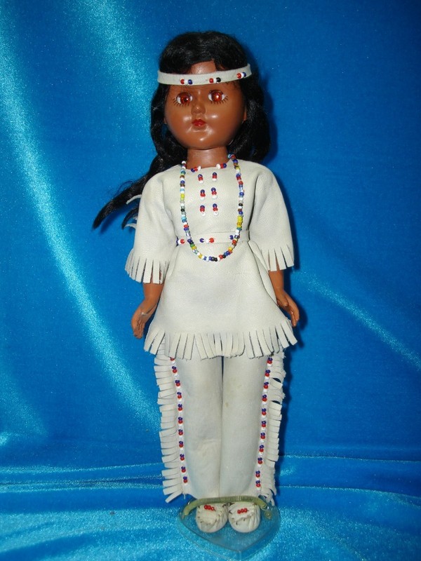 Vintage 1970s Knickerbocker Indian Maiden Doll