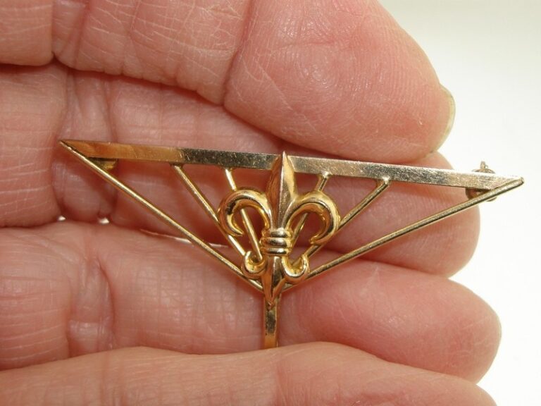 Vintage 1920s Art Deco Binder Bros gold filled fleur-de-lis watch pin