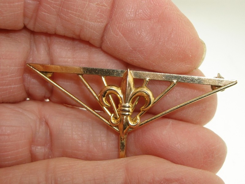 Vintage 1920s Art Deco Binder Bros gold filled fleur-de-lis watch pin