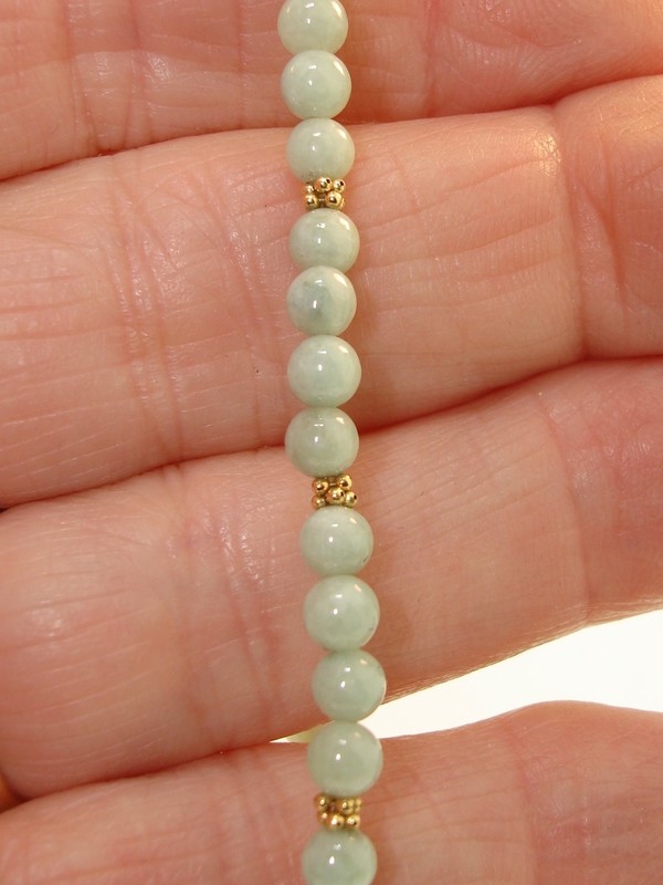 Jadeite and gold bead stretch bracelet