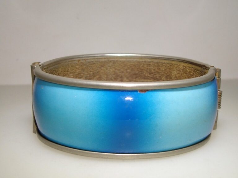 Vintage 1950s blue enamel hinged bangle bracelet, silver tone