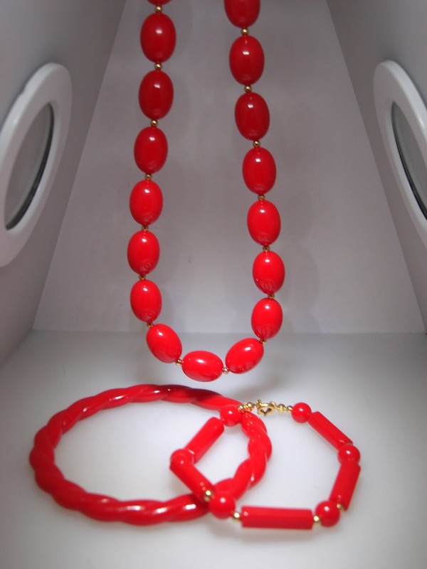 Vintage 1970s cherry red lucite necklace and bracelet set