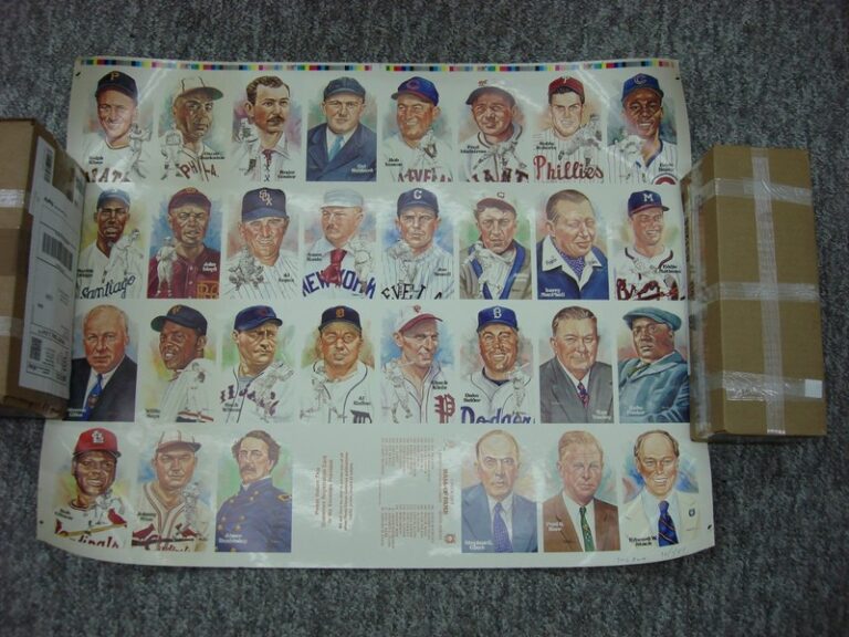 1981 Perez Steele Postcard Uncut Sheet #6 featuring Willie Mays, Hank Aaron and other baseball legends.