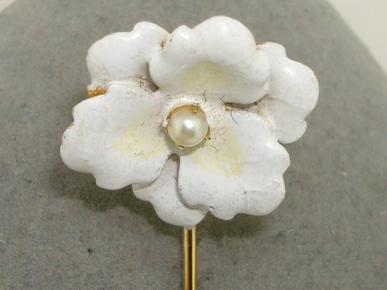 Art Nouveau gold wash stick pin with pearl flower and white enamel