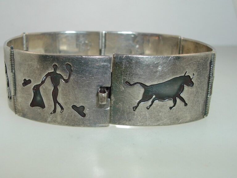Vintage Mexican sterling silver bullfighting bracelet signed A.T.H. & SM