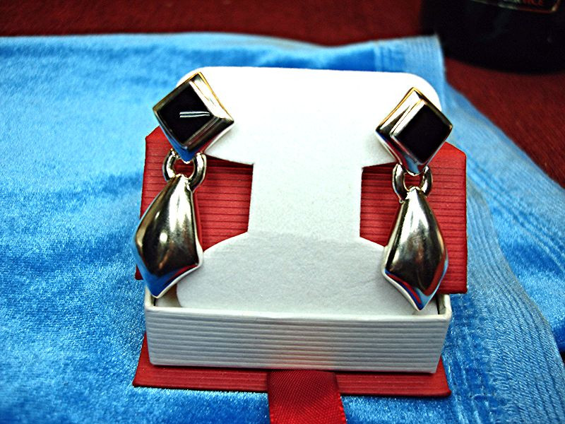 Sterling silver onyx earrings, pre-owned, excellent condition
