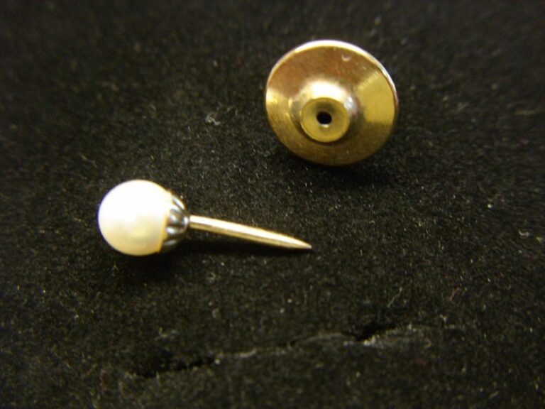 14K gold tie tack with a cultured pearl