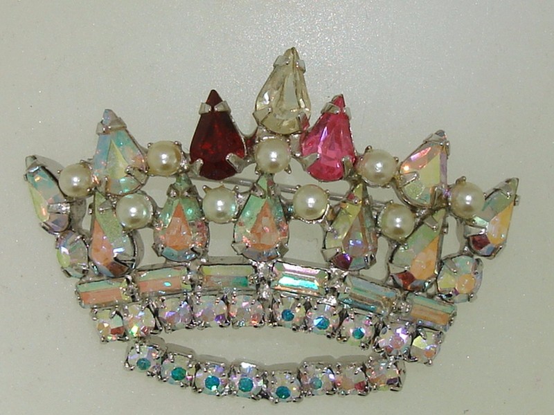 Vintage 1940s-50s AB Rhinestone & Pearl Crown Pin