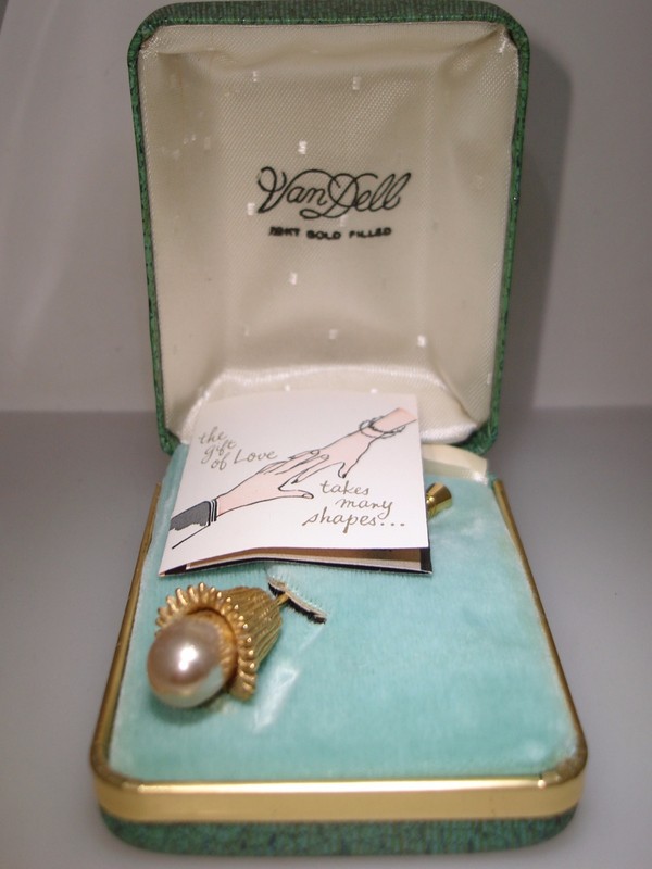 Vintage Van Dell 12K Gold Filled Faux Pearl Stick Pin with Original Box