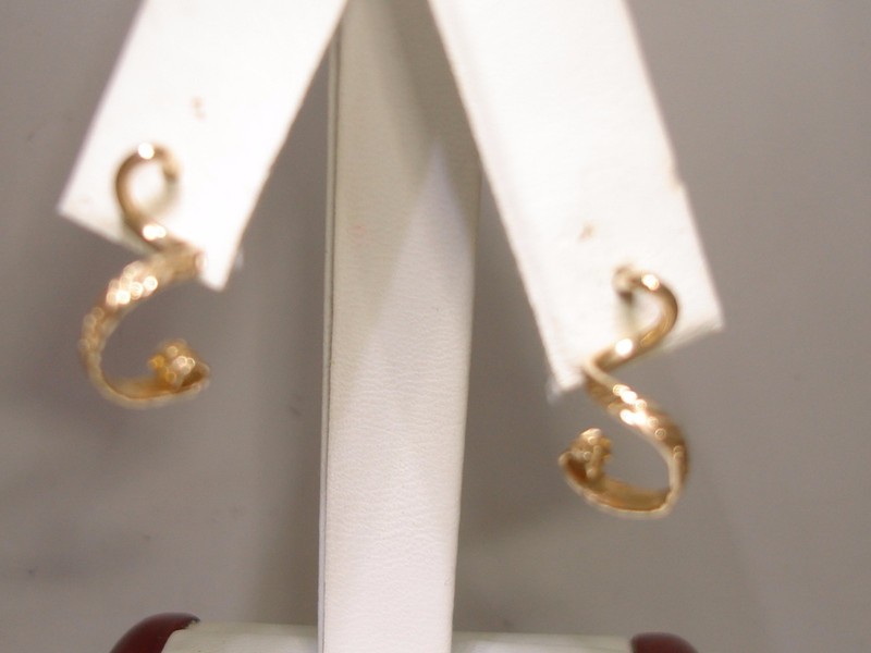 Vintage 14K Gold Filled Swirl Pierced Earrings