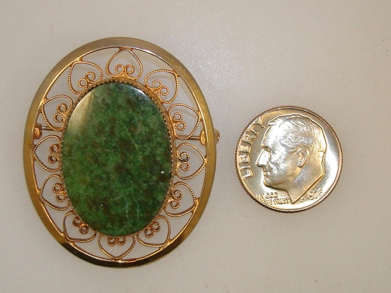Vintage Catamore 12K Gold-Filled Filigree Jade Brooch Pin with Hearts Design
