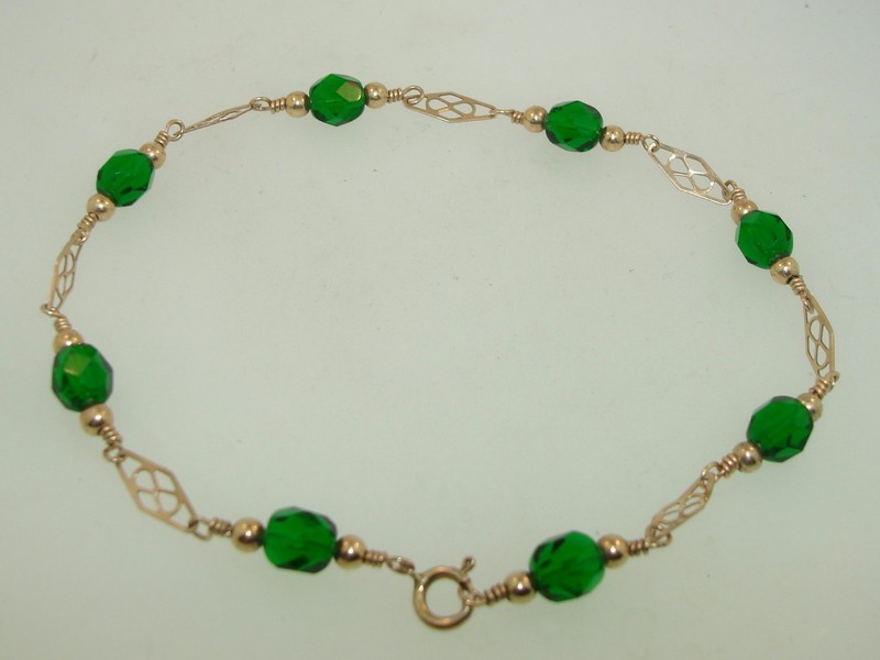 Vintage 1970s gold filled filigree bracelet with emerald green glass beads