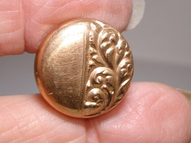 Antique Victorian rose gold filled repoussé collar button